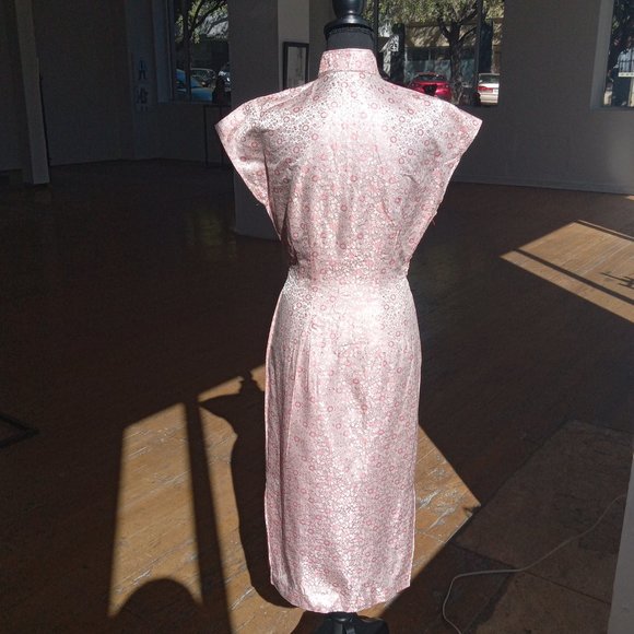 Handcrafted two-tone pink floral satin Sheen dress - Picture 2 of 13